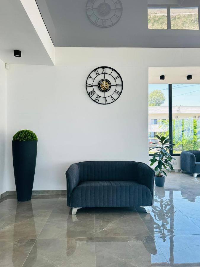 אפורי סוד Hotel Gloria מראה חיצוני תמונה