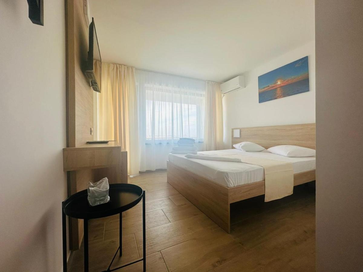 אפורי סוד Hotel Gloria מראה חיצוני תמונה