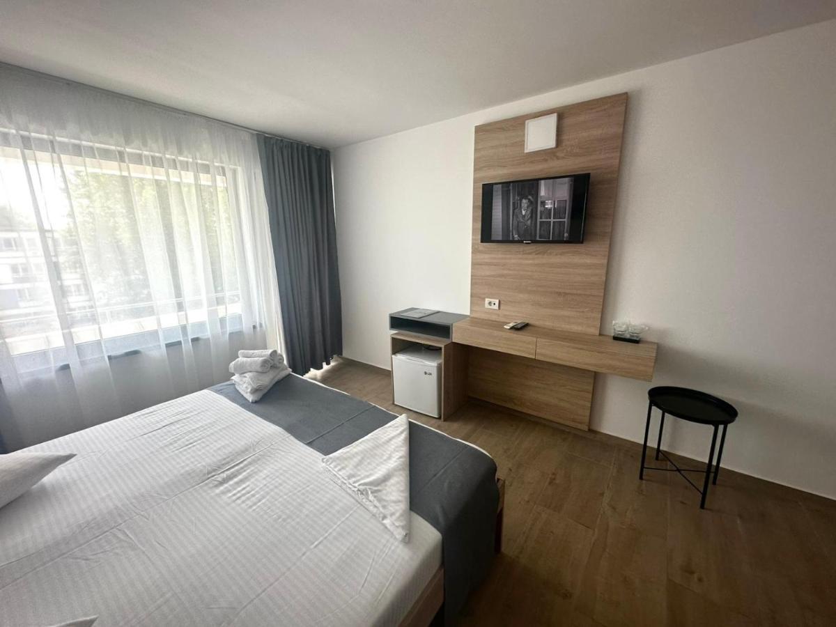 אפורי סוד Hotel Gloria מראה חיצוני תמונה