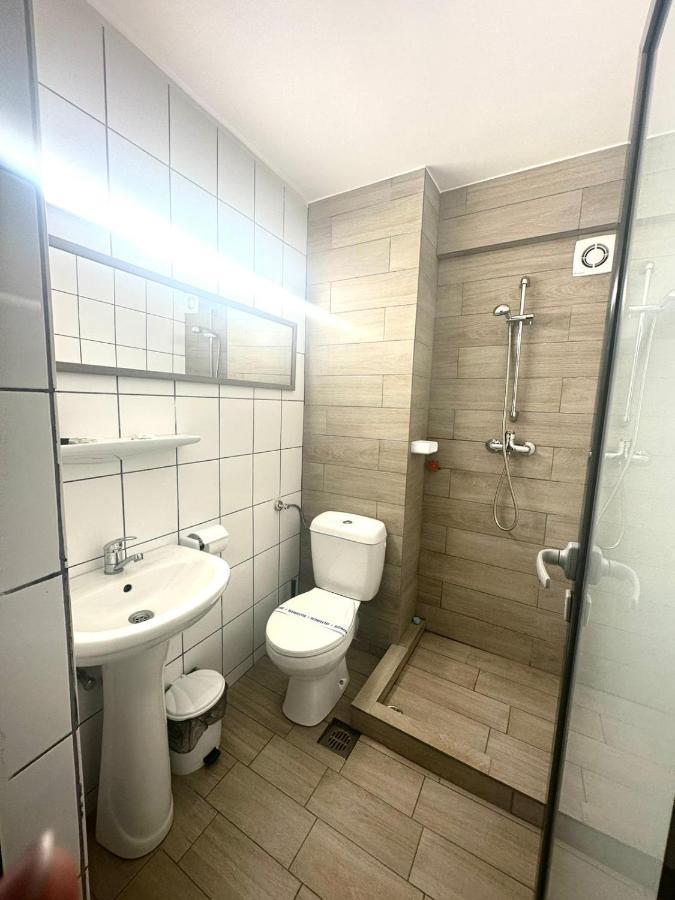 אפורי סוד Hotel Gloria מראה חיצוני תמונה