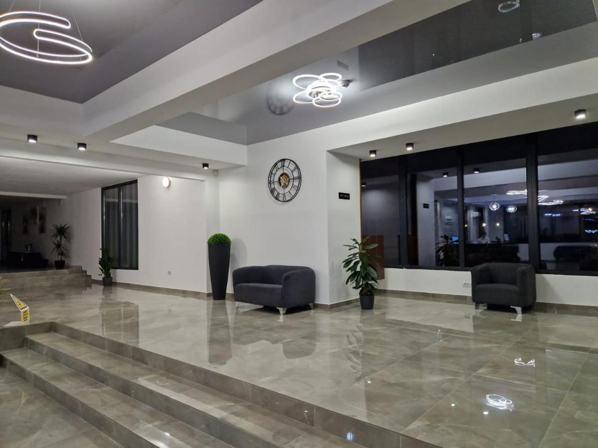 אפורי סוד Hotel Gloria מראה חיצוני תמונה